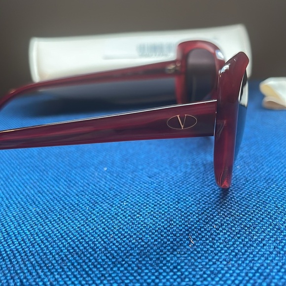 Authentic Red Valentino Sunglasses - Picture 9 of 14